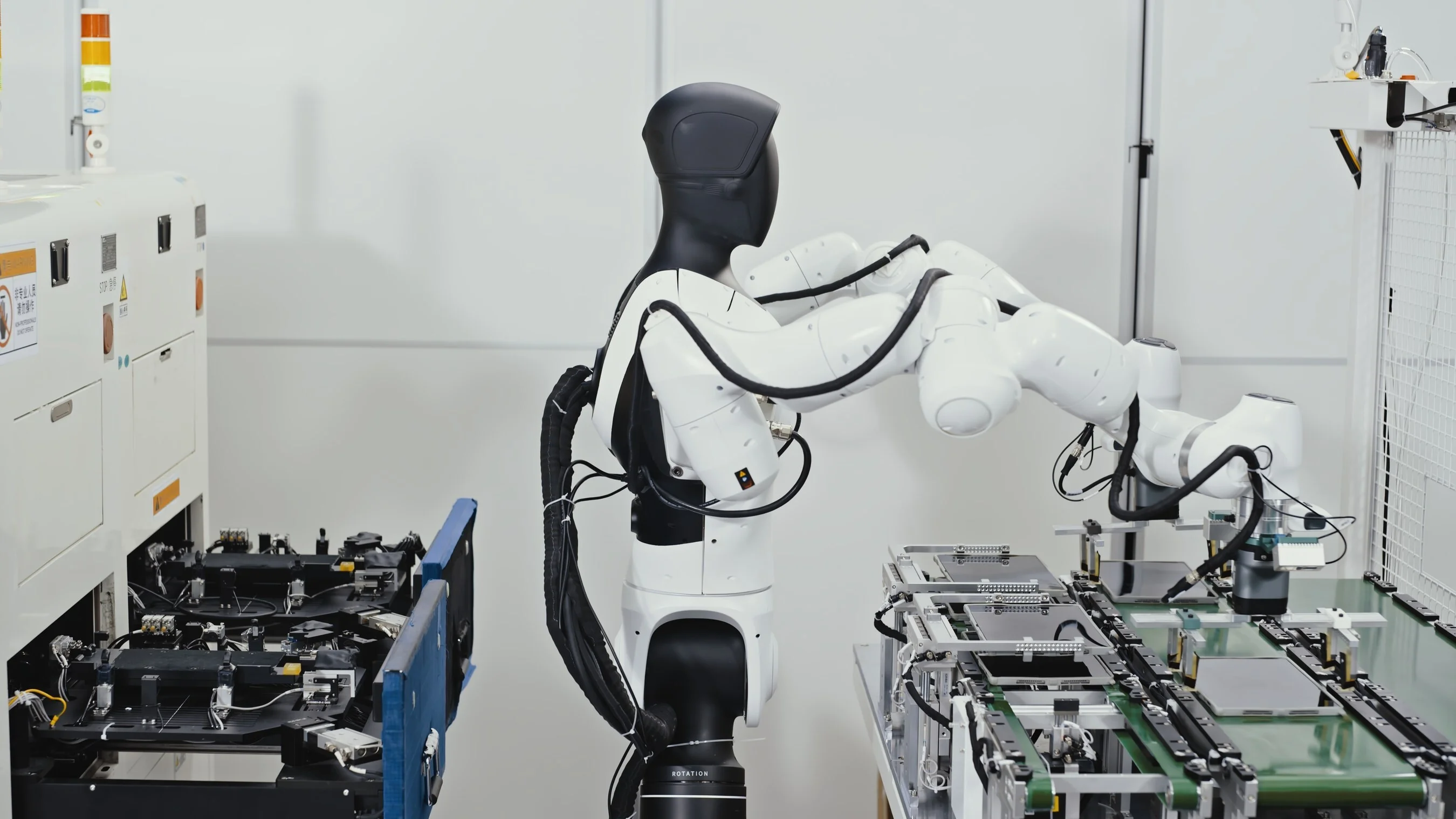 AgiBot Claims Factory Breakthrough: Robots 'Learn' New Tasks in Minutes Using Real-World RL