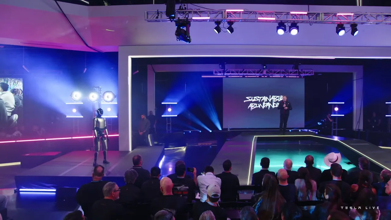 Skepticism Mounts: Forbes Editor Calls Tesla's Optimus Project a "Publicity Stunt"