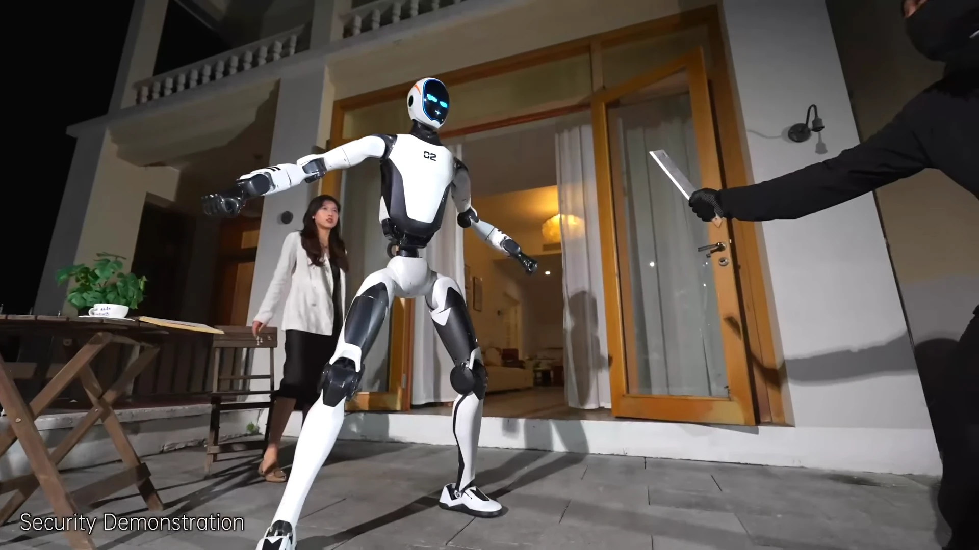 Unitree H2-X: robô humanoide chinês faz kung fu e vira guardião em novo vídeo